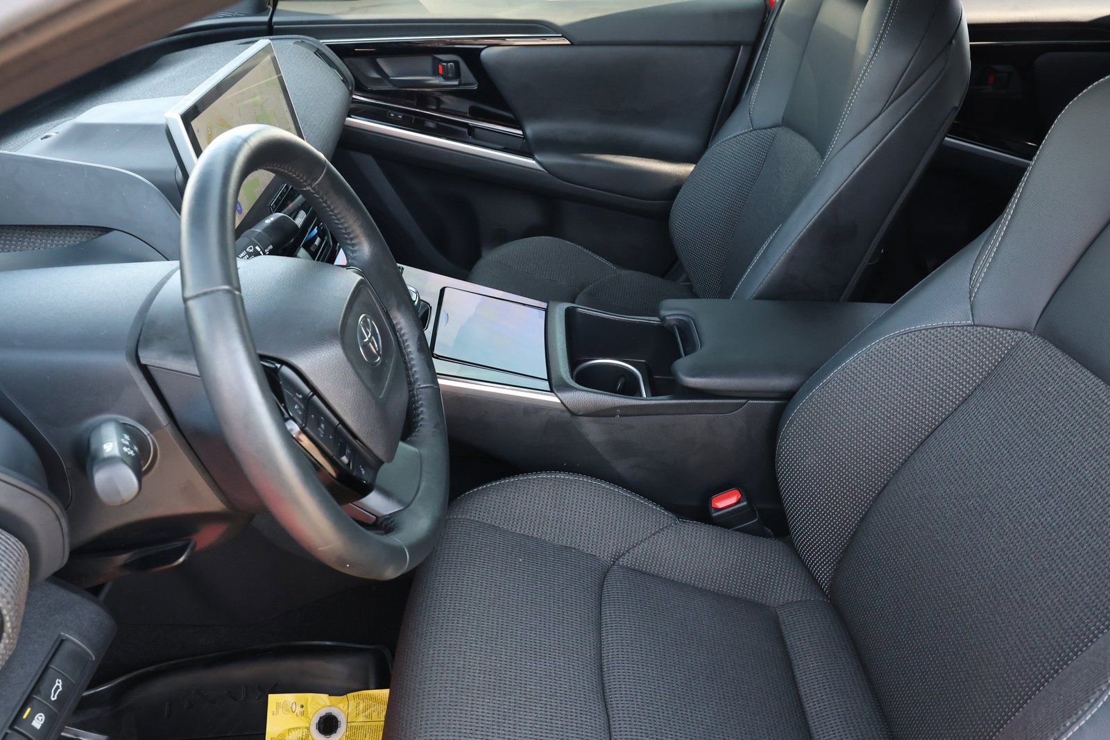 Used 2024 Toyota bZ4X XLE w/ Weather Package image 15