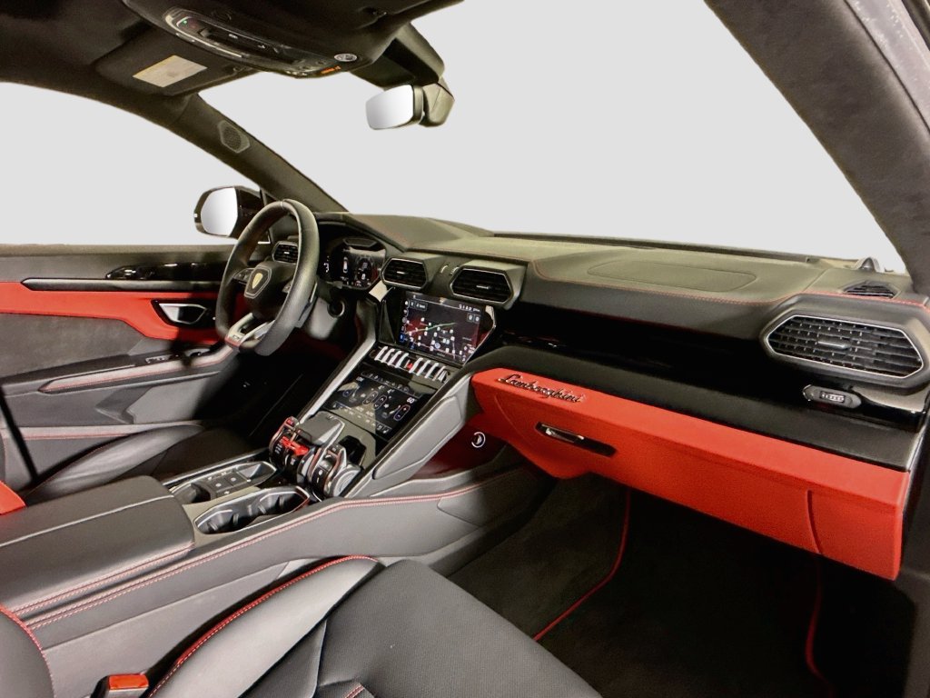 Used 2024 Lamborghini Urus S AWD/4WD image 15
