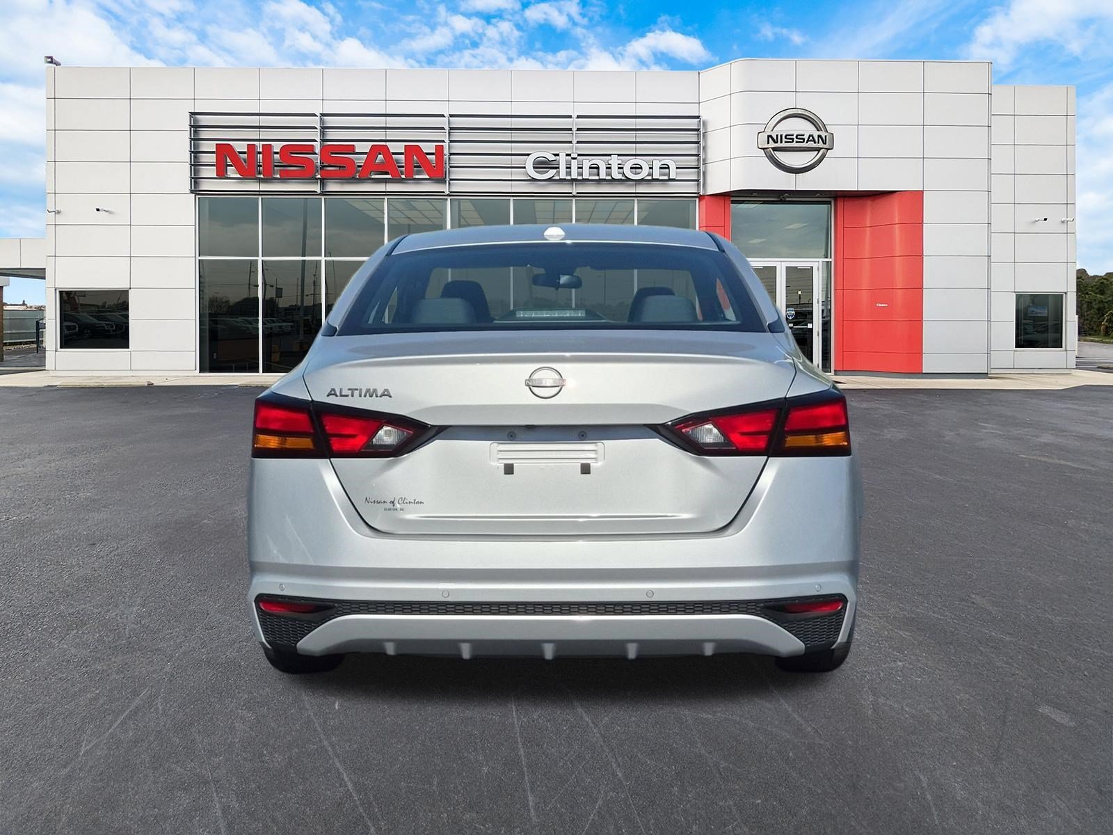 Used 2025 Nissan Altima 2.5 SV FWD image 4