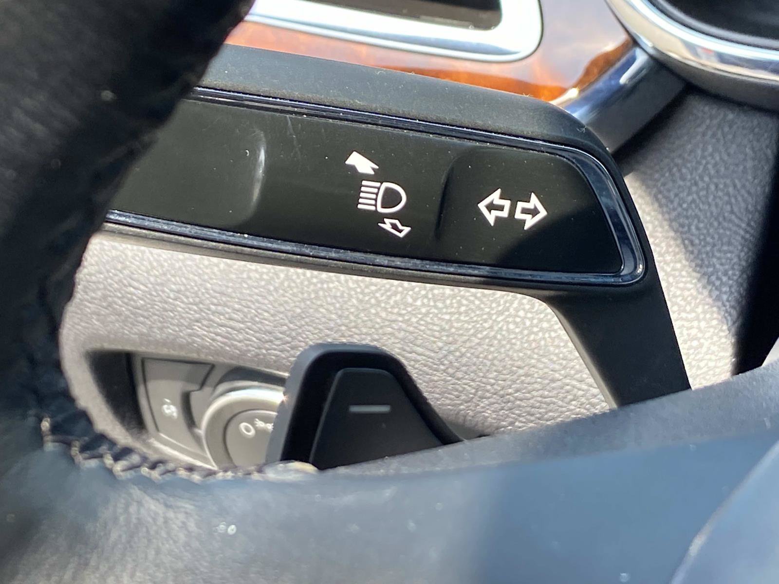Used 2017 Lincoln Continental Select FWD image 18