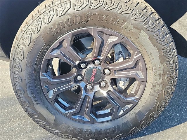 Used 2025 GMC Canyon Elevation image 24