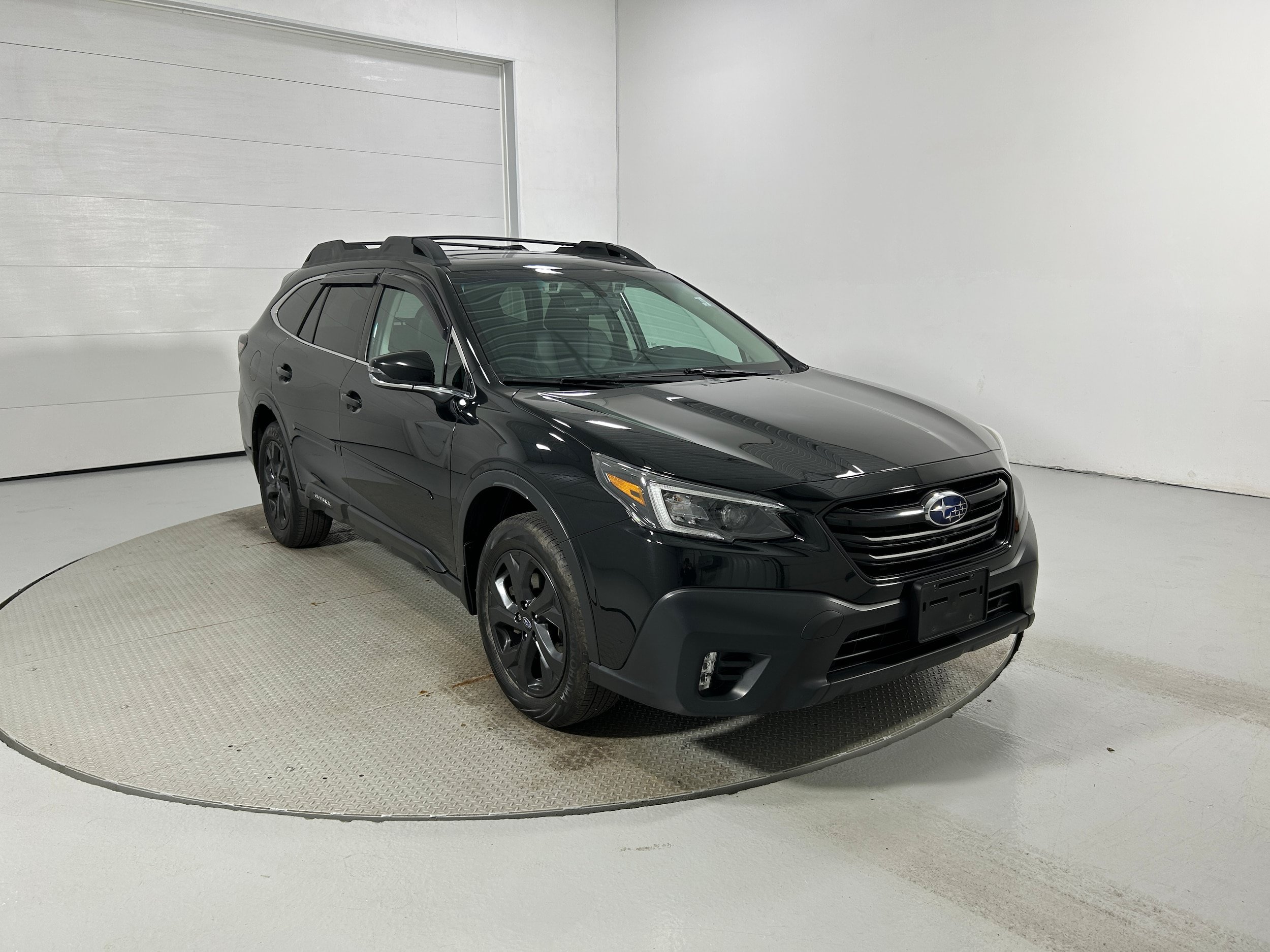 Used 2021 Subaru Outback Onyx Edition XT AWD/4WD image 2