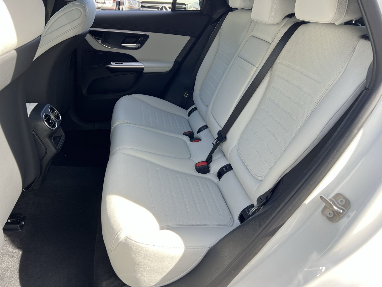 New 2027 Mercedes-Benz GLC 300 4MATIC image 30