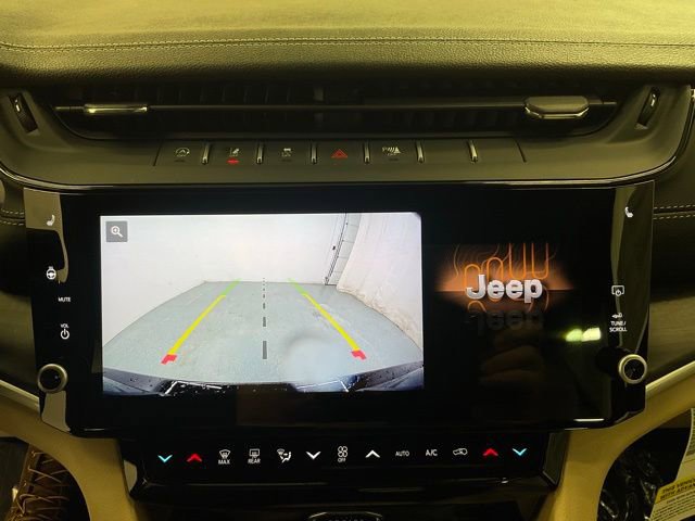 New 2026 Jeep Grand Cherokee Limited w/ Limited Altitude Package AWD/4WD image 19