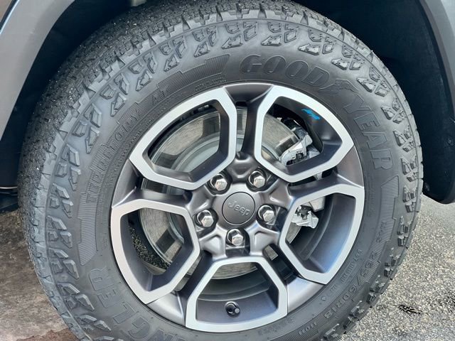 Used 2022 Jeep Grand Cherokee Trailhawk w/ Advanced Protech Group II image 20