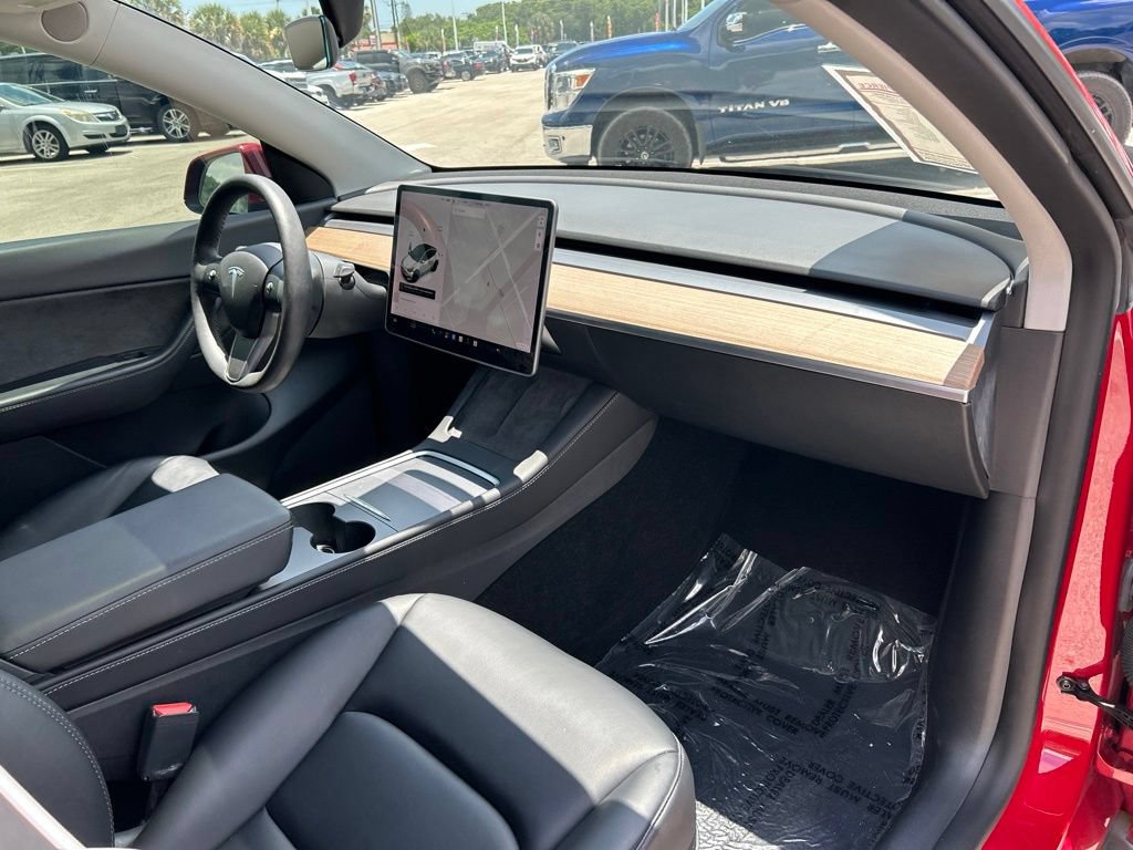 Used 2022 Tesla Model Y Long Range AWD/4WD image 34