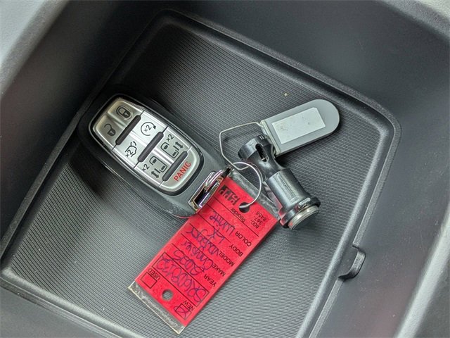 New 2025 Chrysler Voyager LX image 32