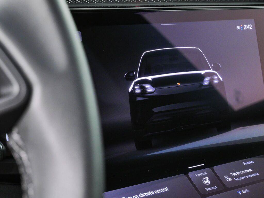 New 2026 Porsche Cayenne Electric AWD/4WD image 13