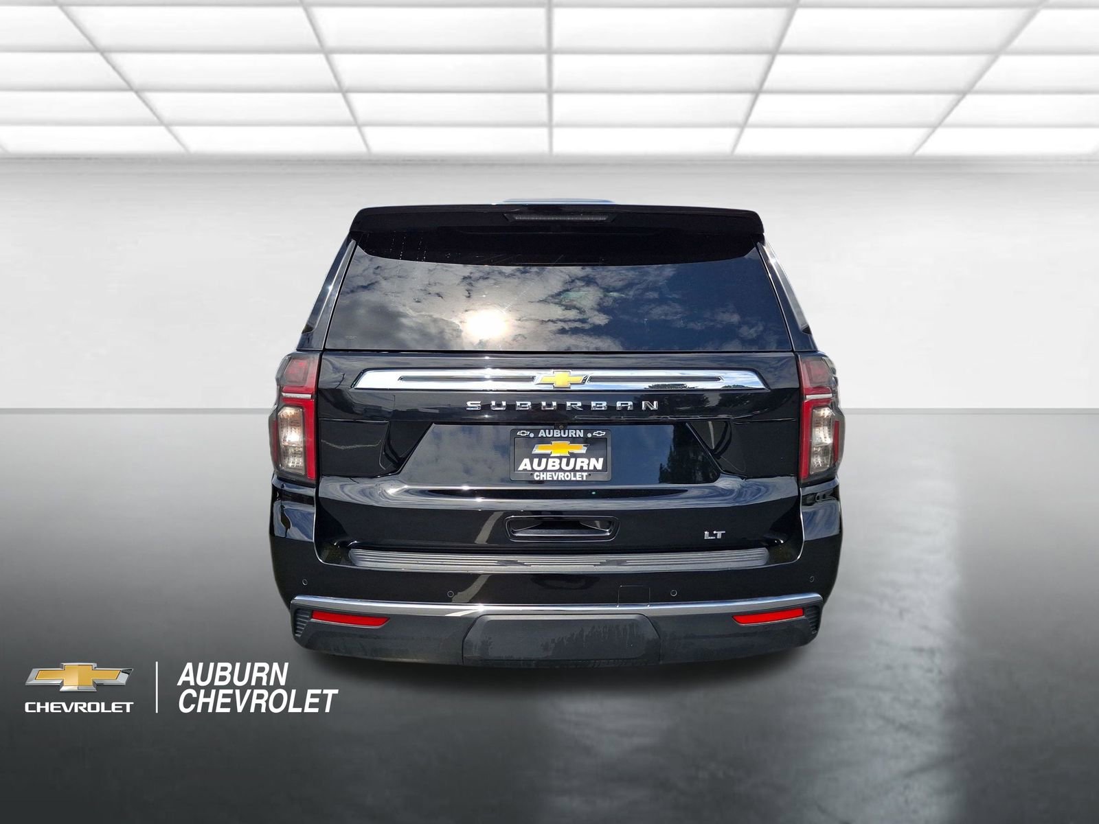 Certified 2024 Chevrolet Suburban LT AWD/4WD image 4