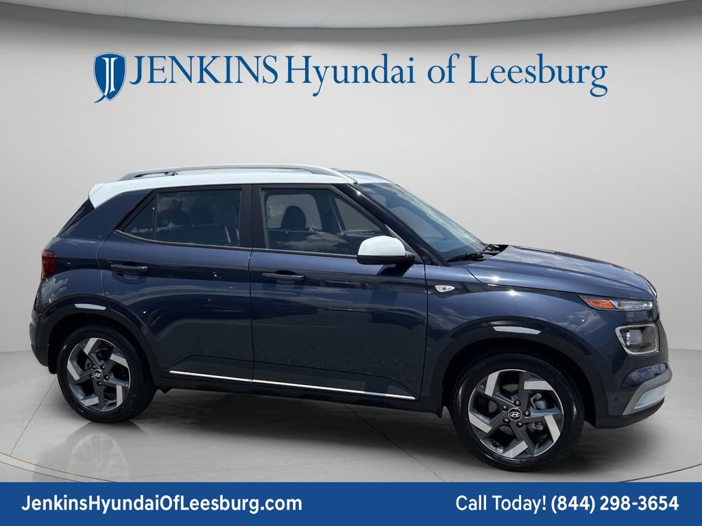 New 2026 Hyundai Venue SEL FWD image 2