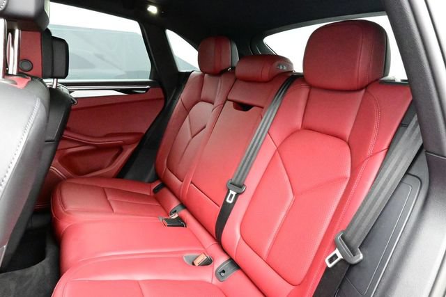Certified 2025 Porsche Macan AWD/4WD image 14