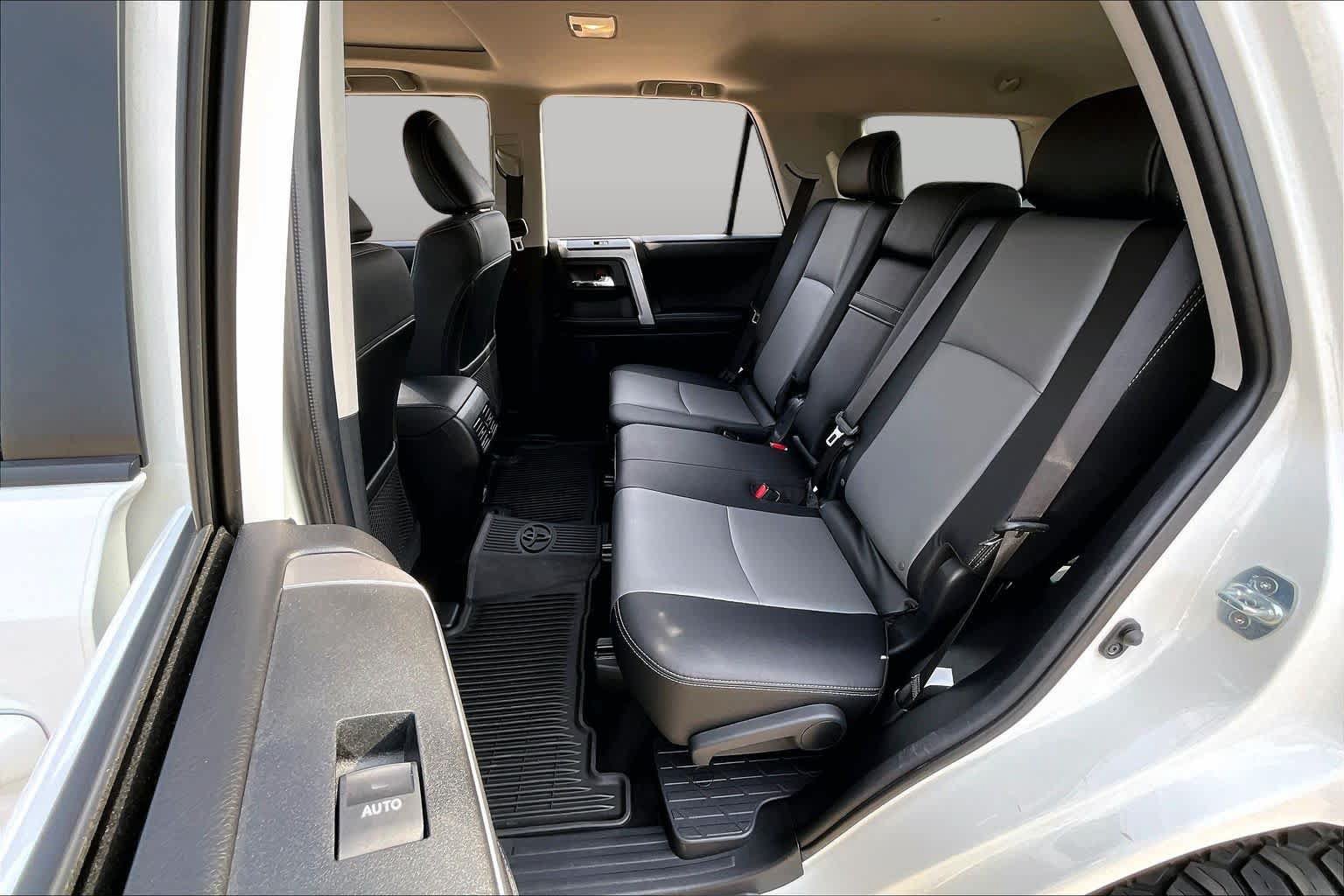 Used 2023 Toyota 4Runner SR5 Premium w/ Moonroof Package AWD/4WD image 21