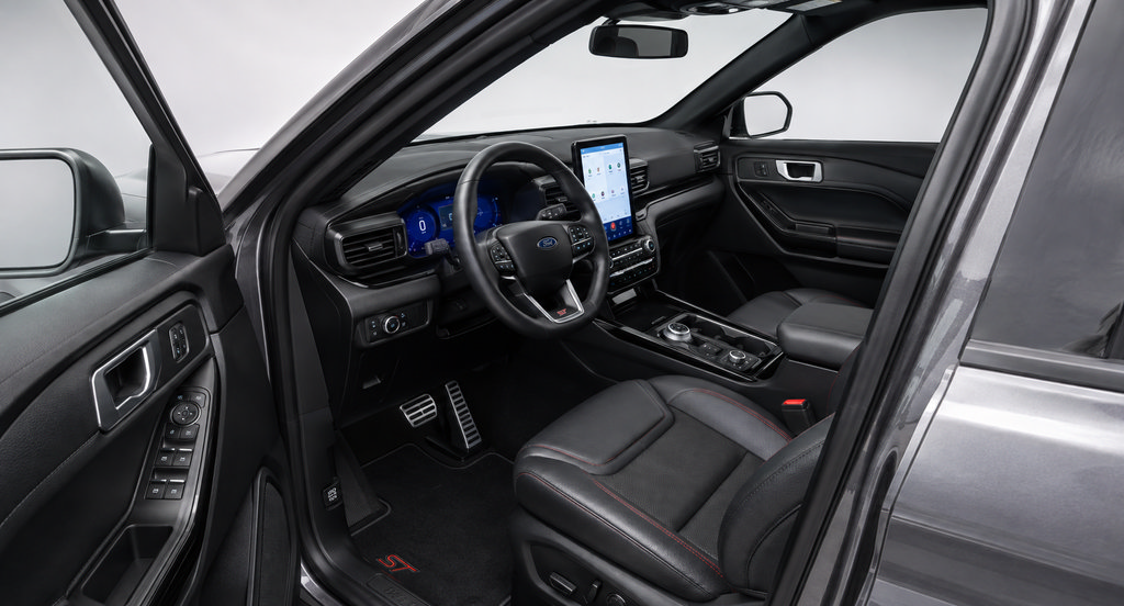 Used 2023 Ford Explorer ST AWD/4WD image 12