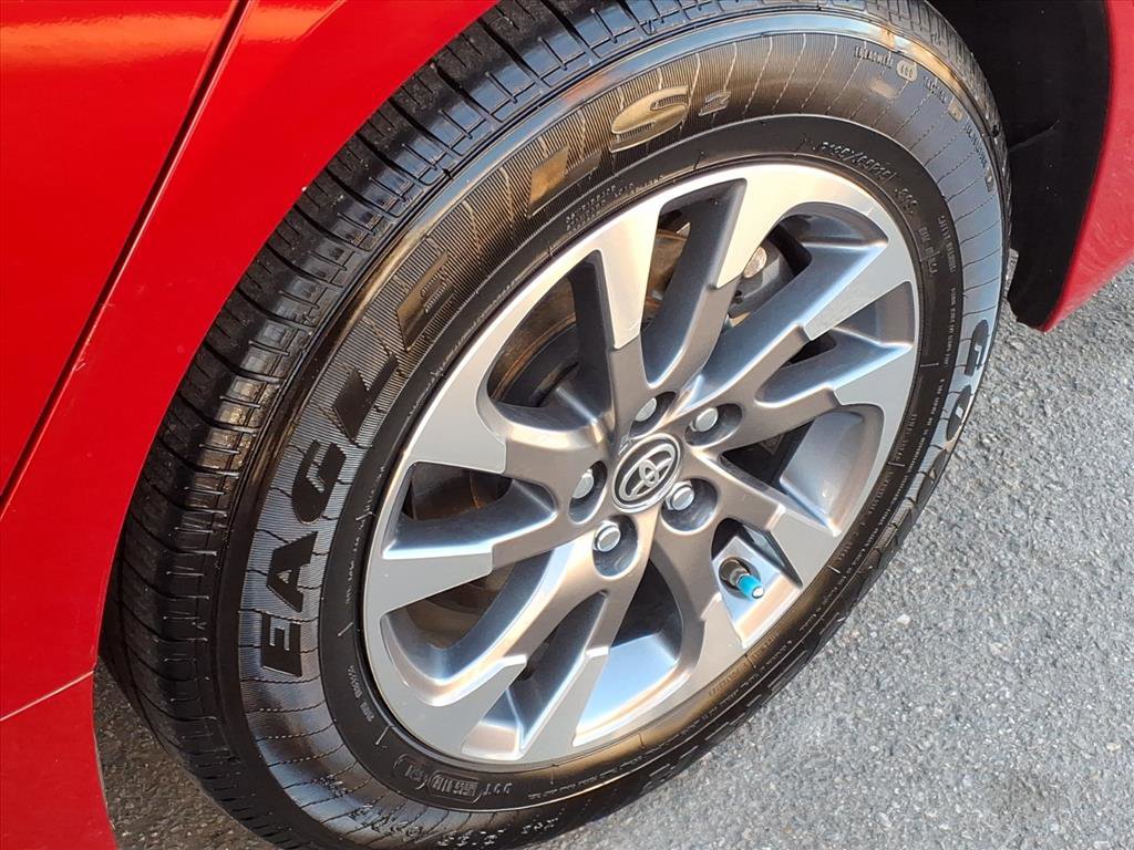 Used 2019 Toyota Prius XLE w/ Advanced Technology Package image 13