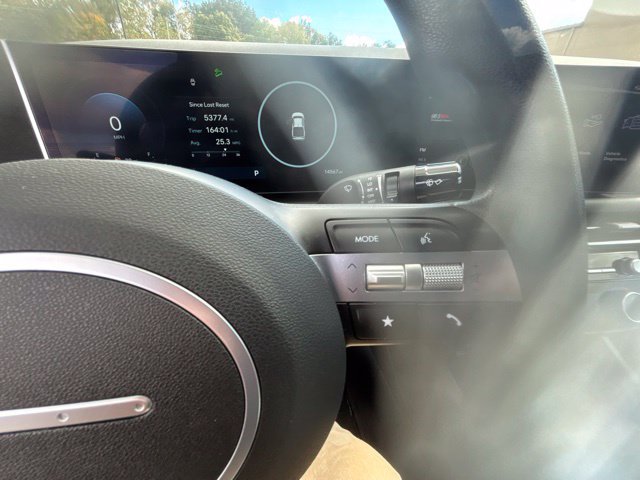 Used 2025 Hyundai Santa Cruz SEL FWD image 46