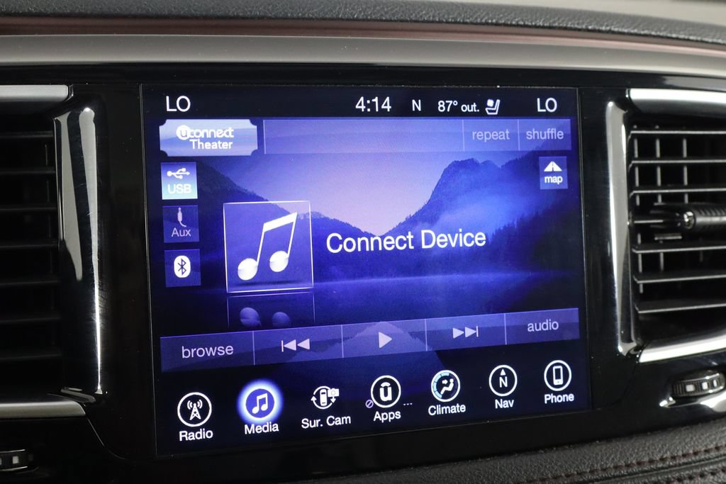 Used 2017 Chrysler Pacifica Limited w/ UConnect Theater Package FWD image 32