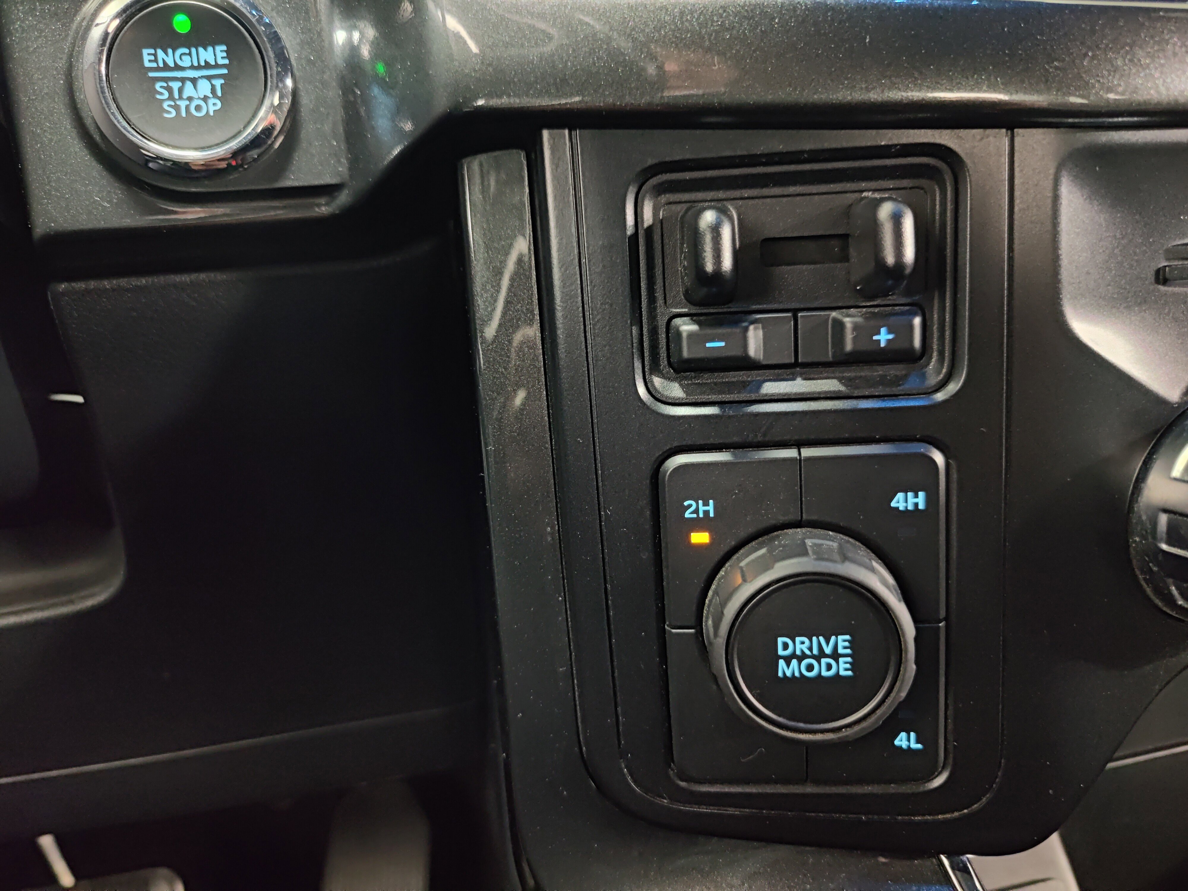 Used 2022 Ford F150 XLT w/ Equipment Group 302A High AWD/4WD image 25