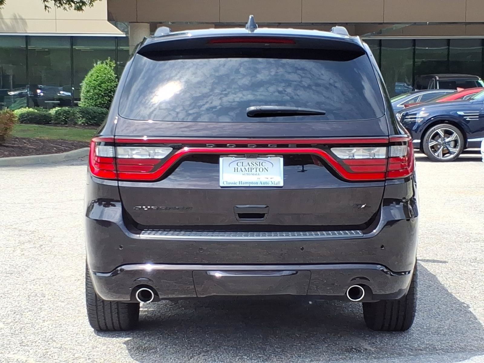 Used 2023 Dodge Durango R/T w/ Blacktop Package RWD image 9