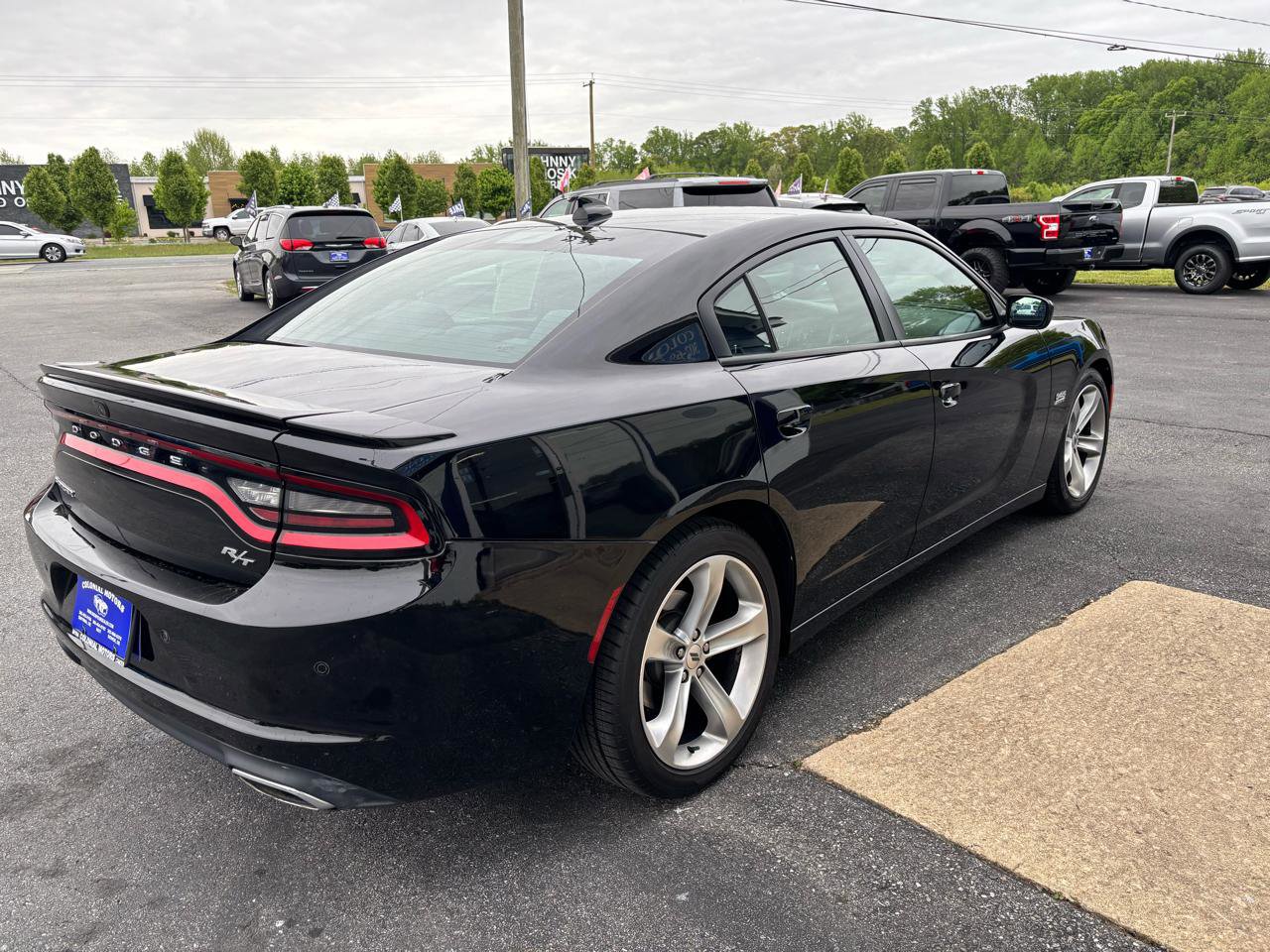 Used 2018 Dodge Charger R/T RWD image 5