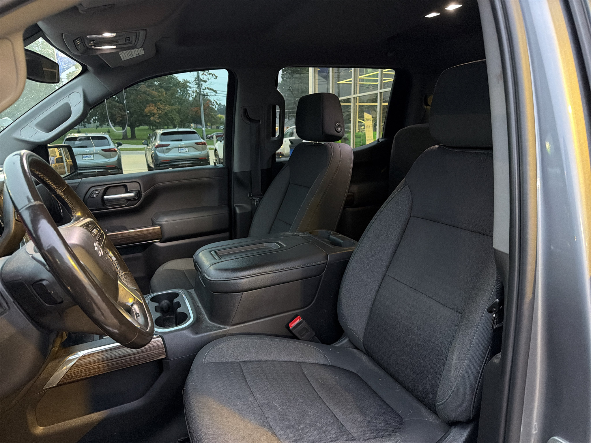 Used 2020 Chevrolet Silverado 1500 RST w/ True North Edition AWD/4WD image 8