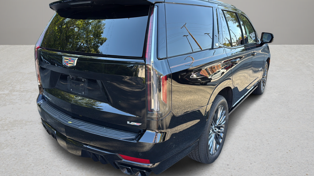 Certified 2023 Cadillac Escalade V w/ Heavy-Duty Trailer Package AWD/4WD image 10
