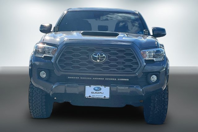 Used 2020 Toyota Tacoma TRD Sport AWD/4WD image 2