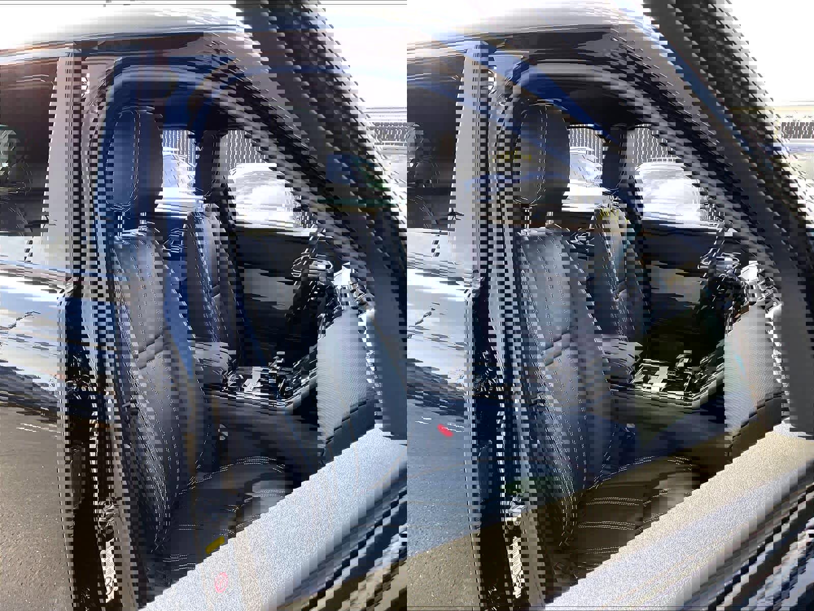 Used 2023 Land Rover Range Rover Velar R-Dynamic S image 8