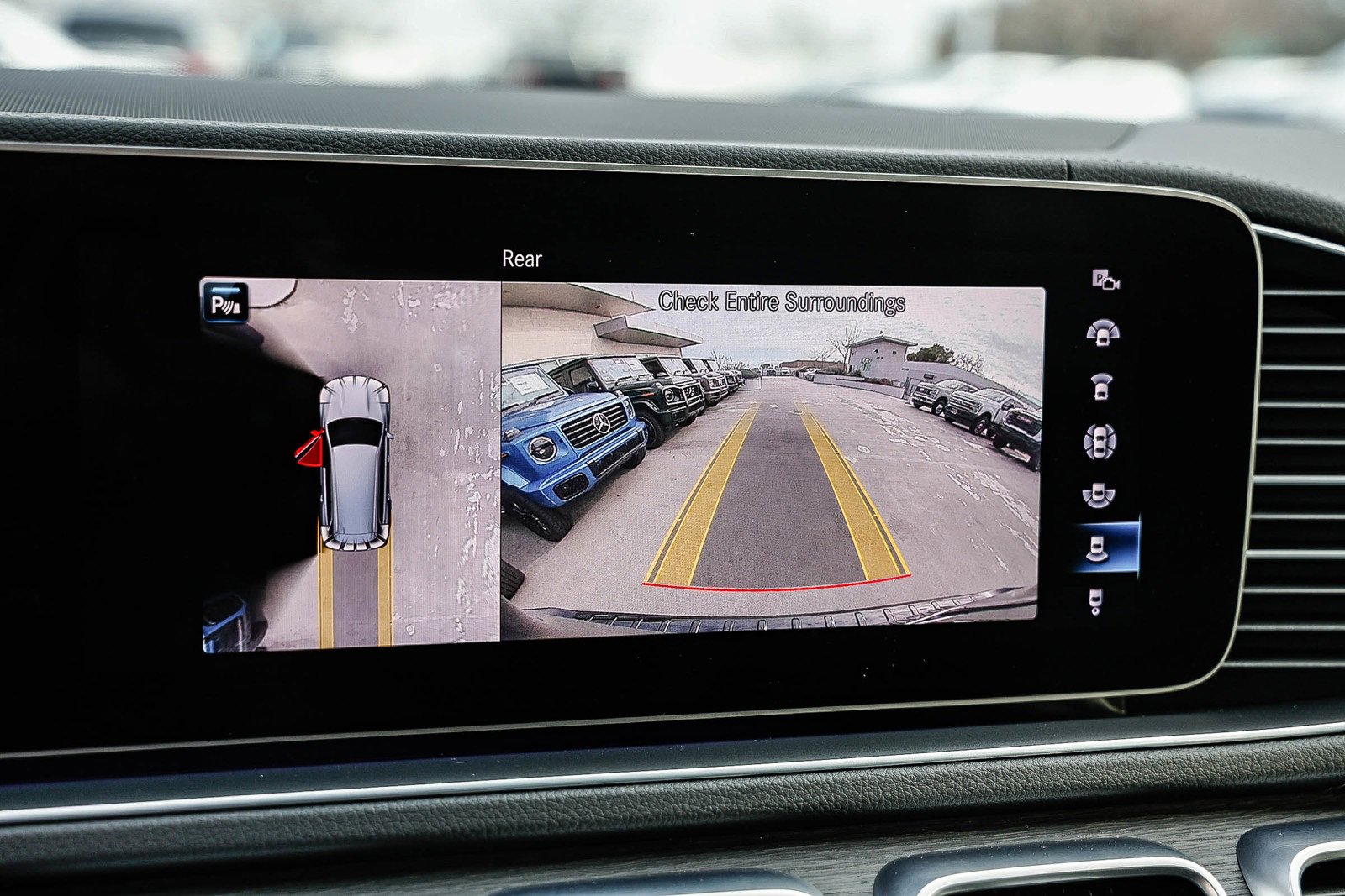 Used 2023 Mercedes-Benz GLS 450 4MATIC w/ AMG Line Exterior image 24