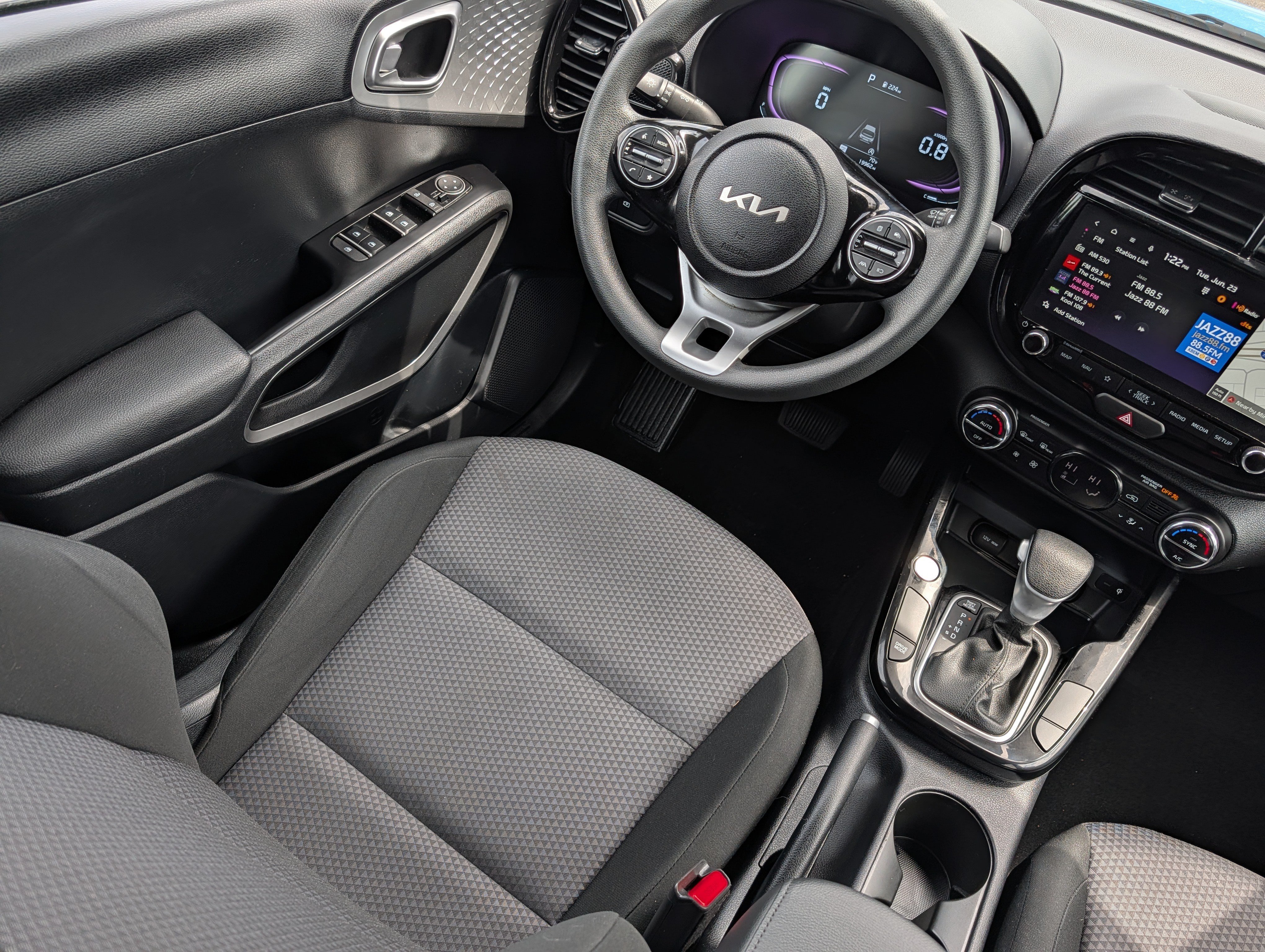 Certified 2025 Kia Soul S FWD image 9