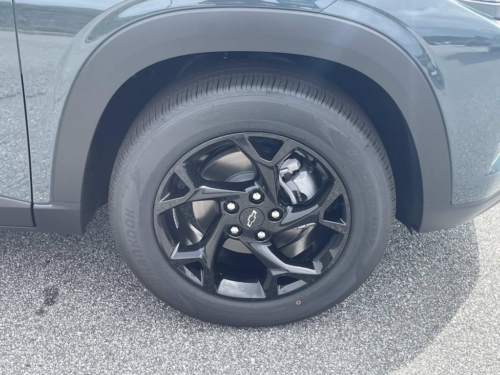 New 2026 Chevrolet Trax LT w/ Sunroof Package FWD image 9
