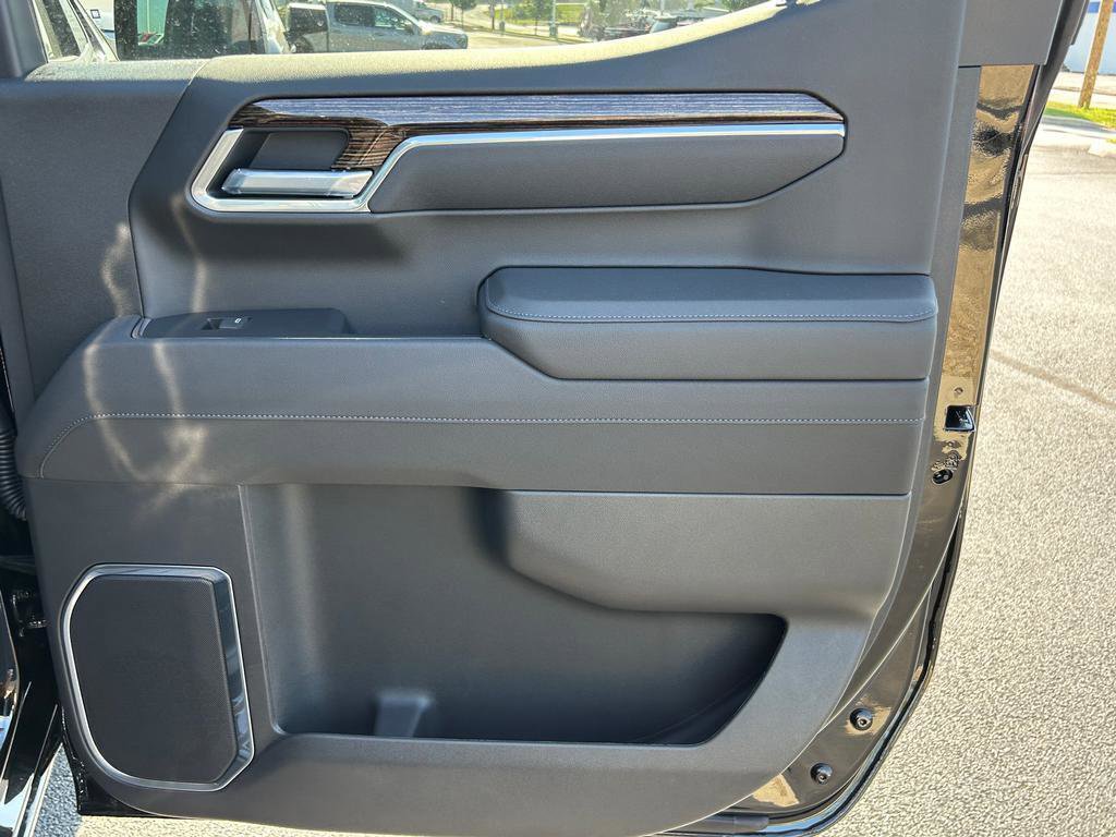 New 2026 GMC Sierra 1500 Elevation image 16