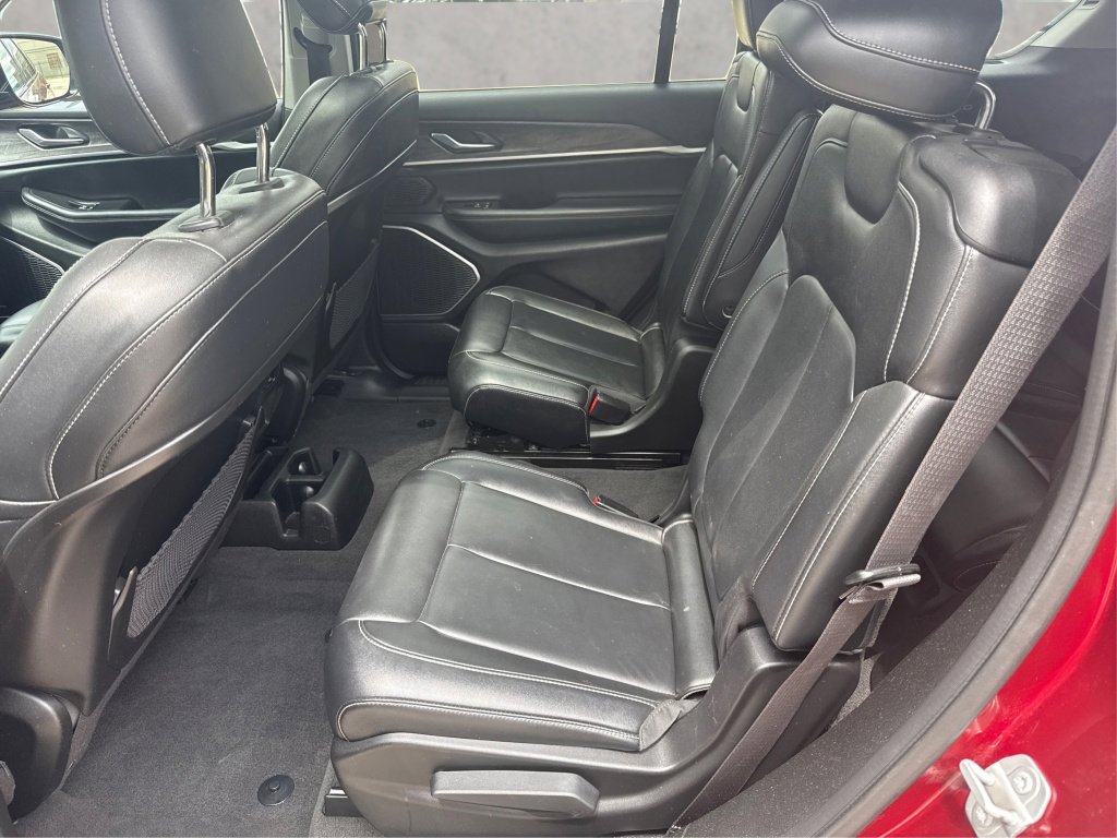 Used 2021 Jeep Grand Cherokee L Limited AWD/4WD image 12