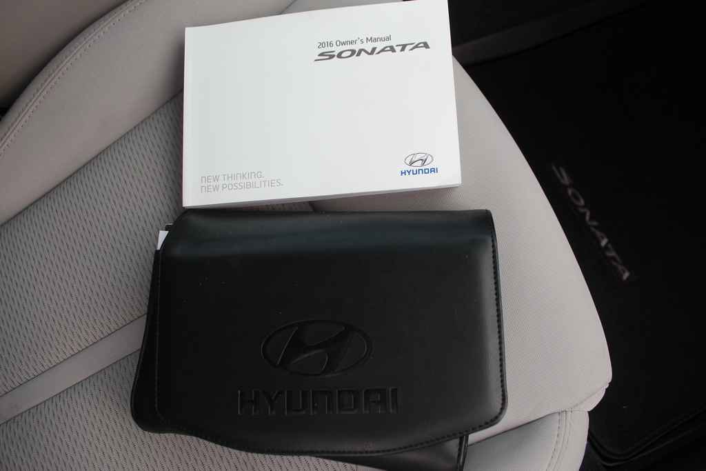 Used 2016 Hyundai Sonata SE FWD image 25