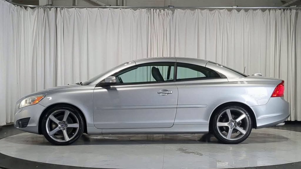 Used 2011 Volvo C70 T5 FWD image 5