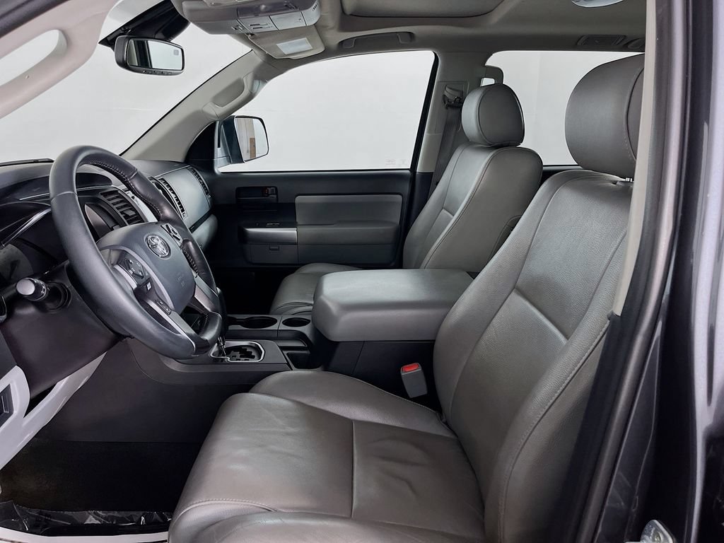 Used 2019 Toyota Sequoia SR5 AWD/4WD image 29