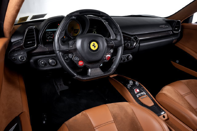 Certified 2012 Ferrari 458 Italia Coupe RWD image 5