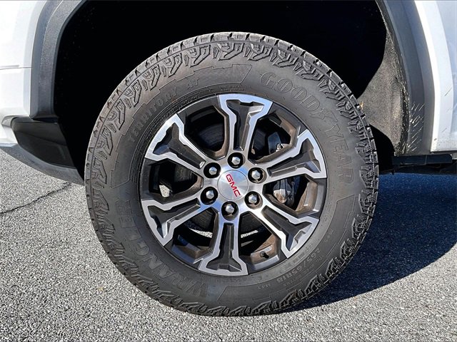 Used 2023 GMC Canyon AT4 w/ AT4 Premium Package image 7