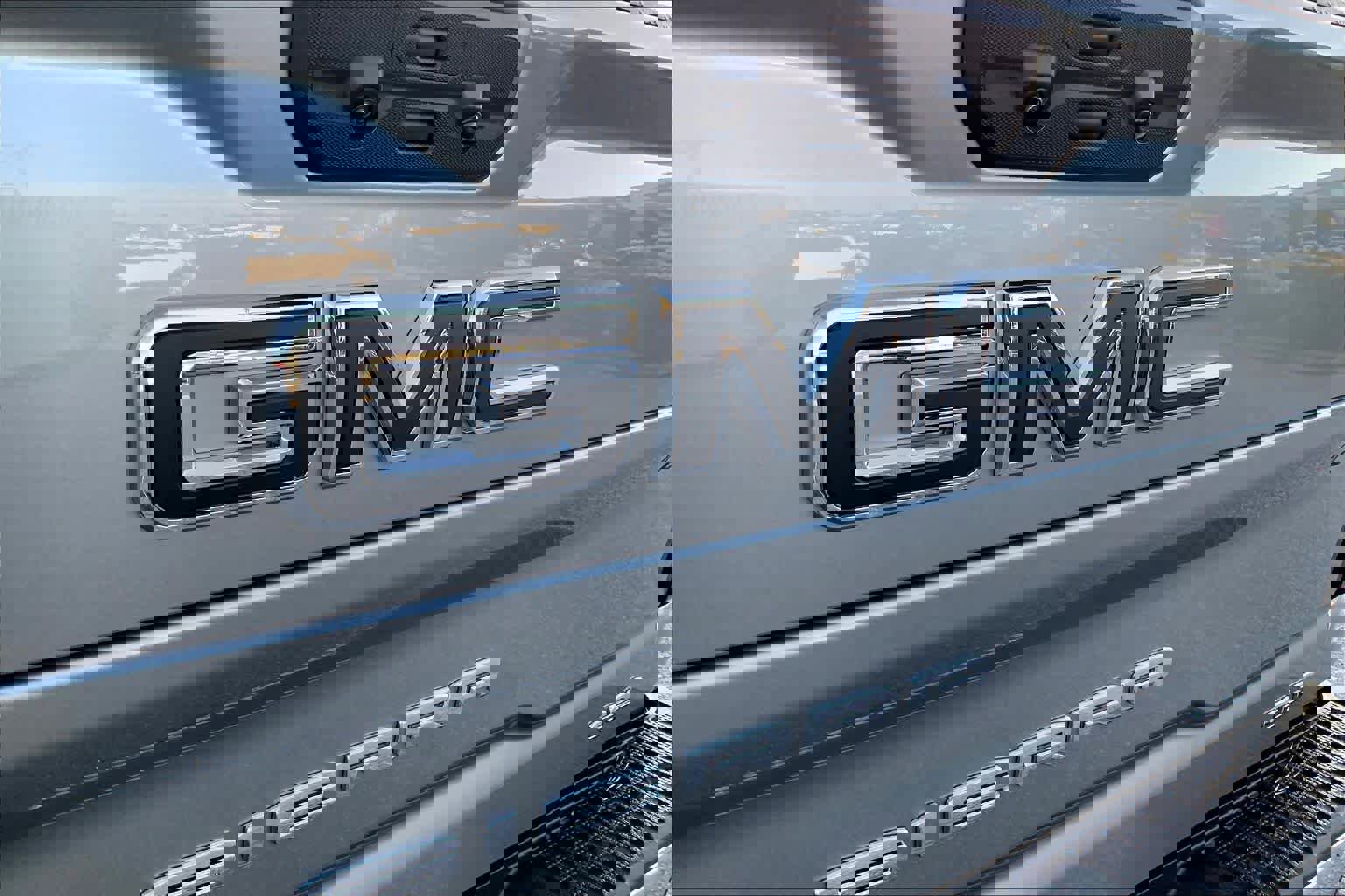 Used 2025 GMC Sierra 2500 SLT w/ SLT Convenience Package image 29