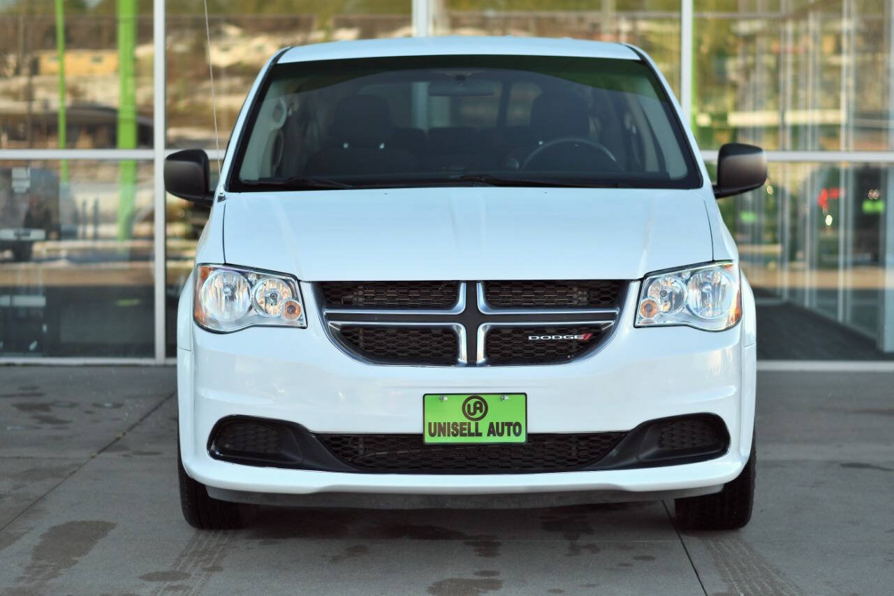 Used 2017 Dodge Grand Caravan SE w/ Power Window Group FWD image 3
