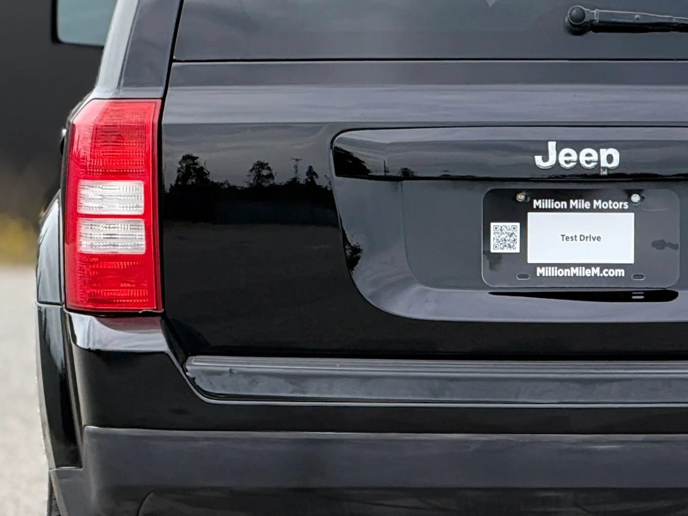 Used 2012 Jeep Patriot Latitude FWD image 13