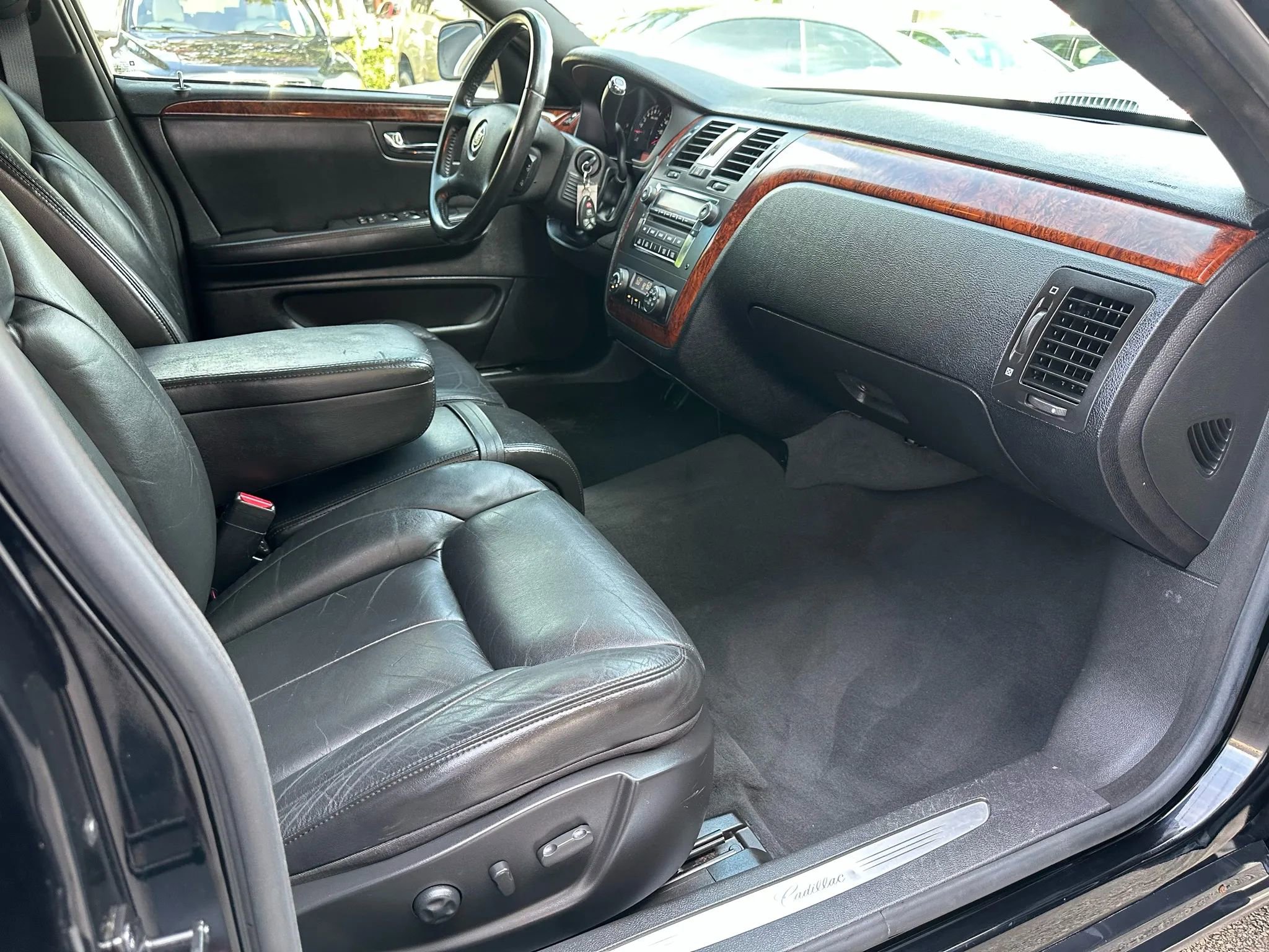 Used 2006 Cadillac DTS image 23