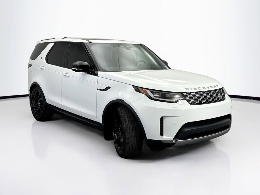 Certified 2025 Land Rover Discovery S image 3