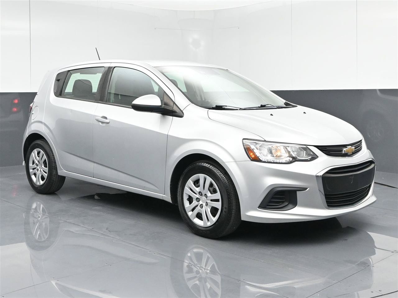 Used 2020 Chevrolet Sonic LT FWD image 3