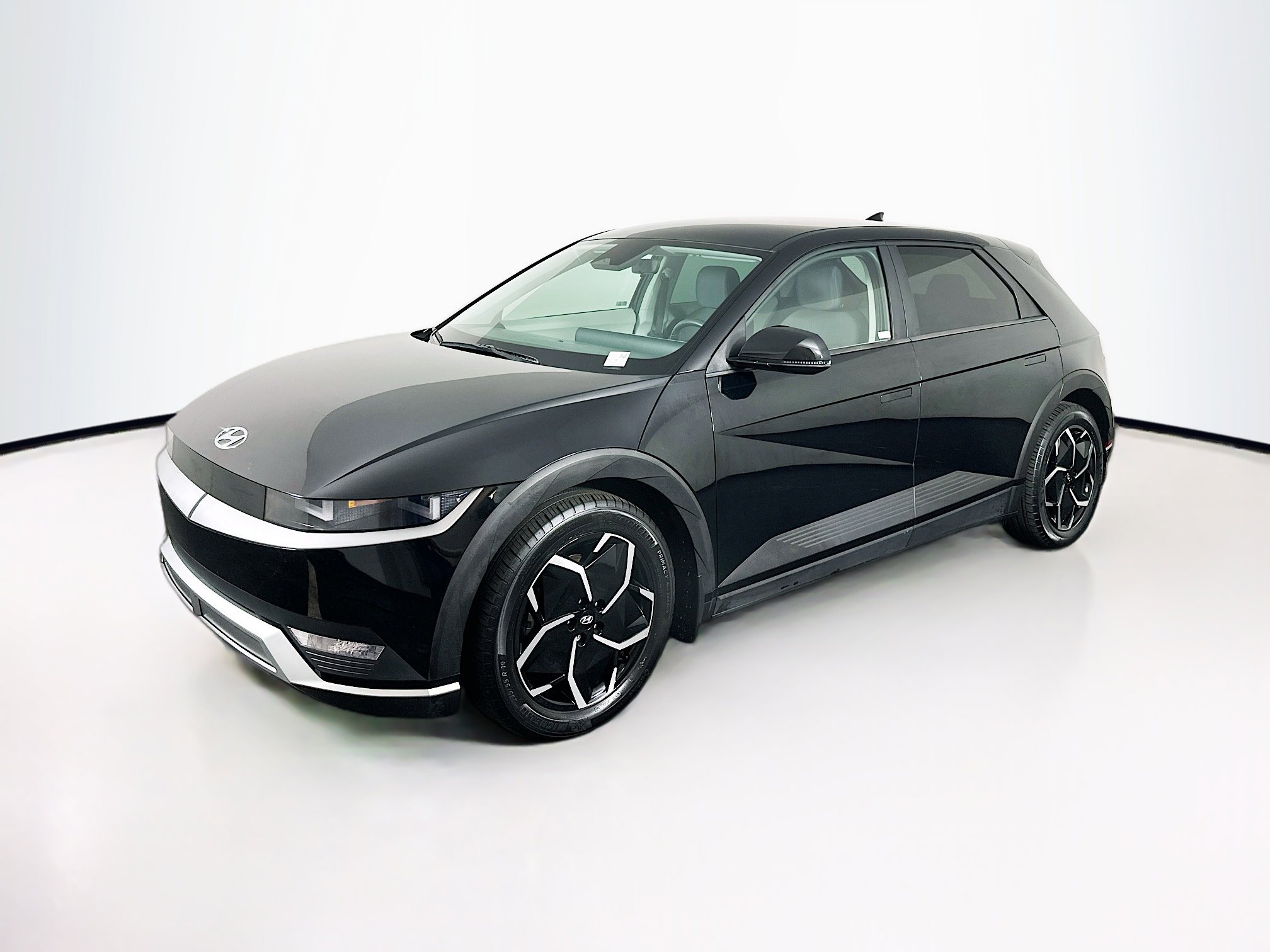 Used 2023 Hyundai Ioniq 5 SE image 3