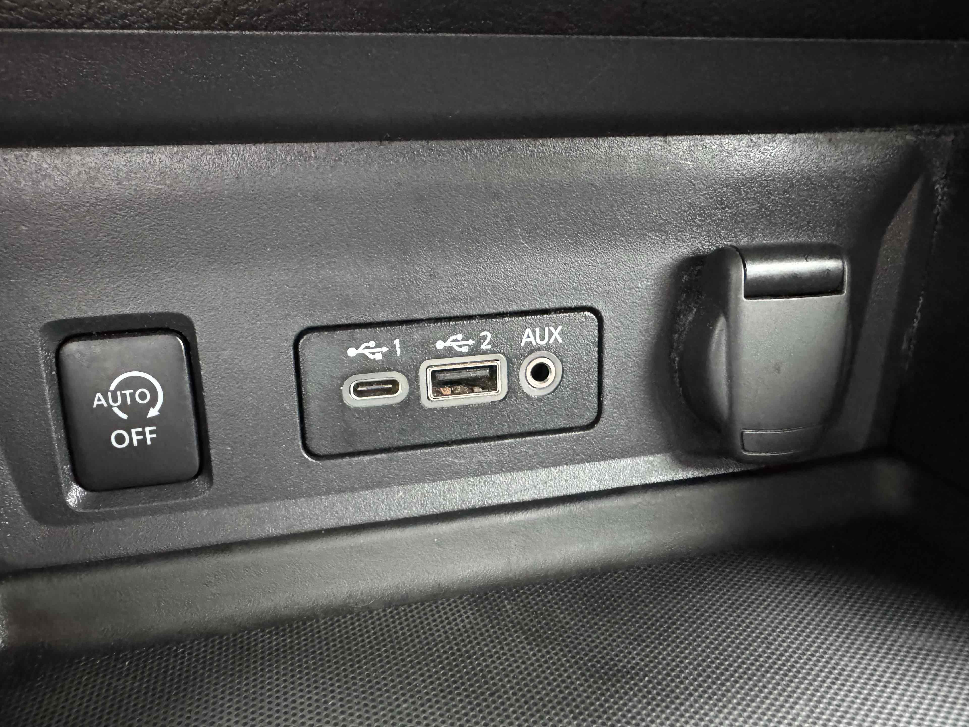 Used 2024 Nissan Sentra SV FWD image 26