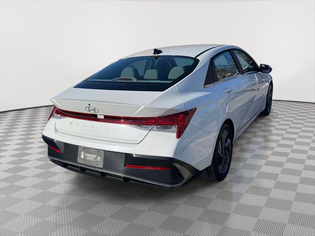 Certified 2025 Hyundai Elantra SEL FWD image 6