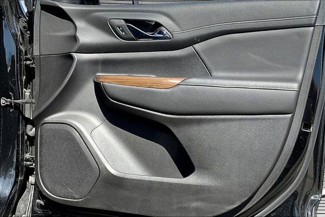 Used 2023 GMC Acadia SLE w/ Driver Convenience Package image 27