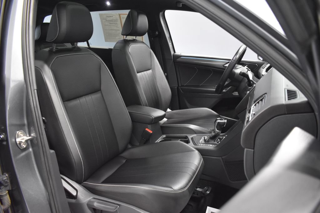 Used 2023 Volkswagen Tiguan SE R-Line FWD image 14