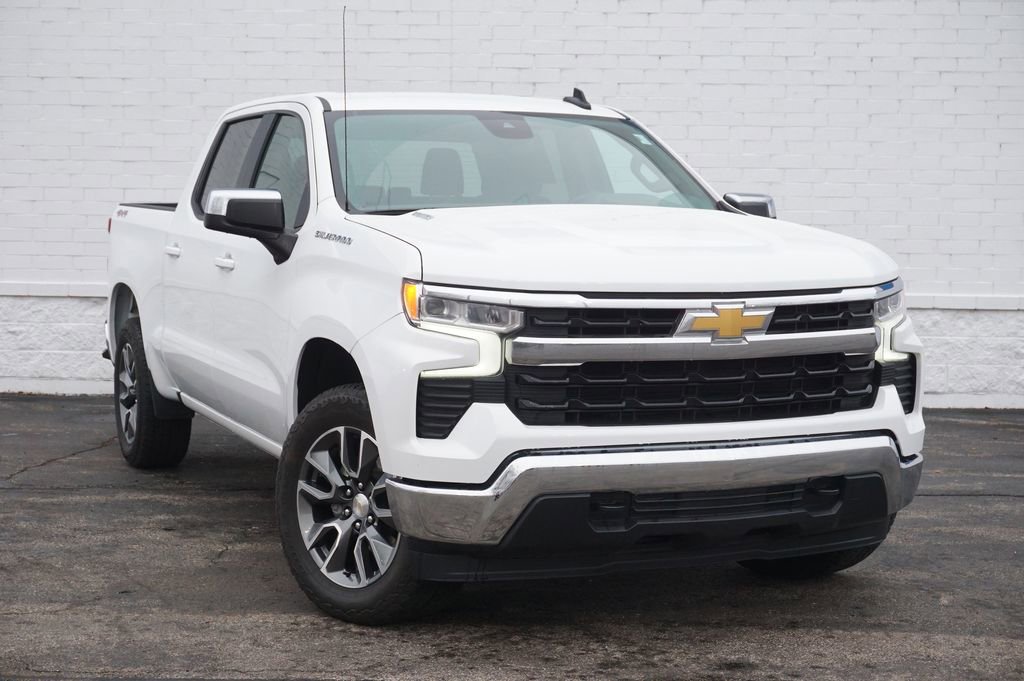 Used 2024 Chevrolet Silverado 1500 LT image 3
