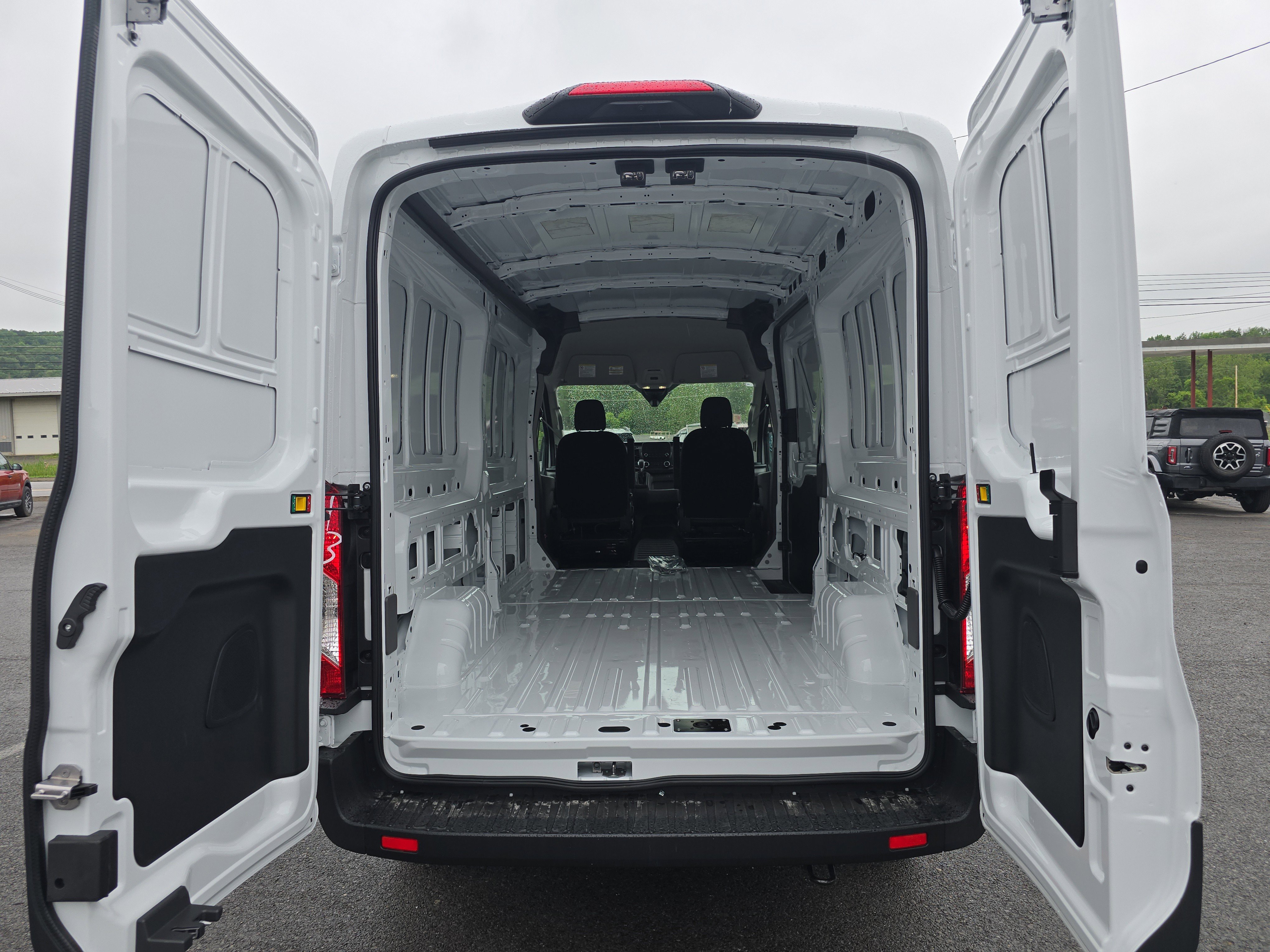 New 2025 Ford Transit 150 148 Medium Roof AWD image 5